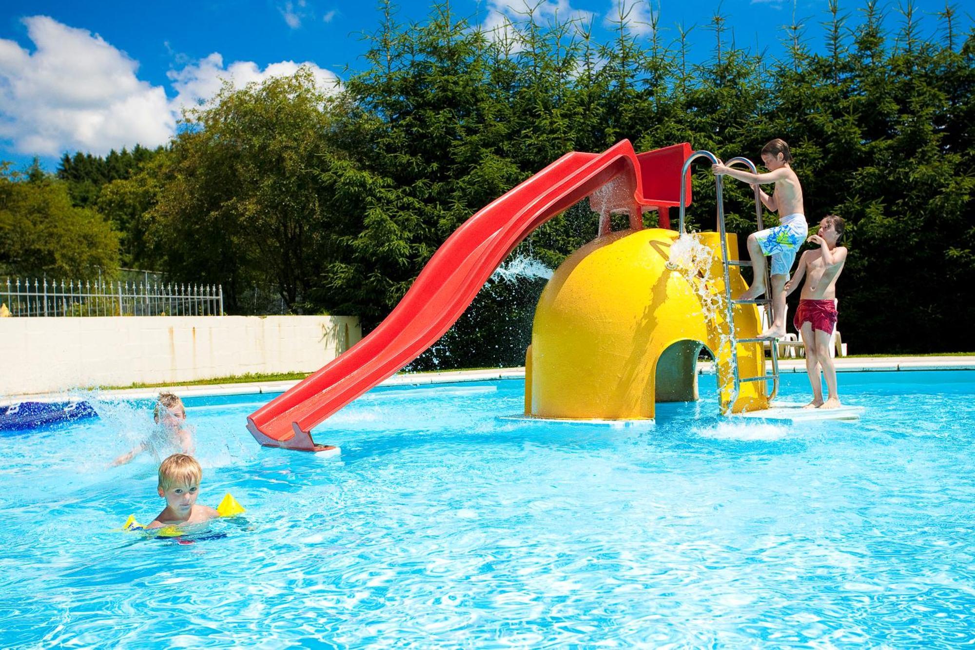 ホテル Ardenparks Petite Suisse Dochamps エクステリア 写真